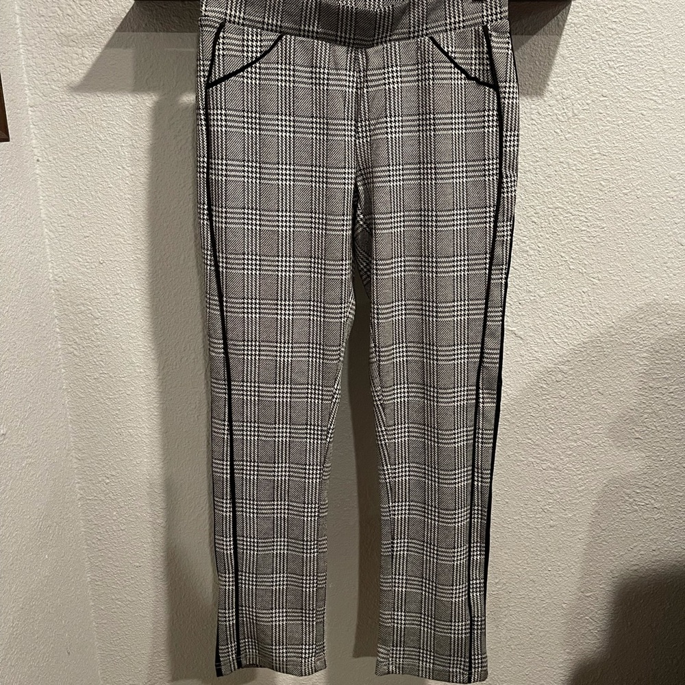 Women’s bottoms - Picture 1 of 6